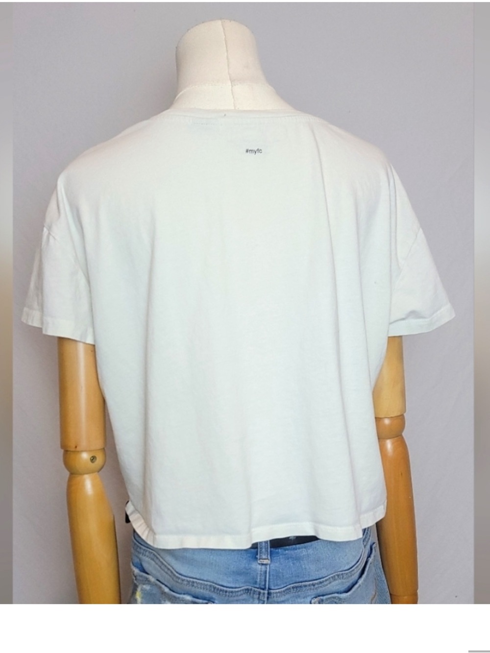 French Connection White Cropped Tee with Black and Red Graphic - Picture 4 of 5